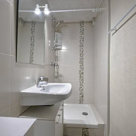 T2 En Rez-de-jardin à 800m Du Centre-ville D'arcachon, Terrasse Et Parking Inclus - Fr-1-433-112 Appartement *